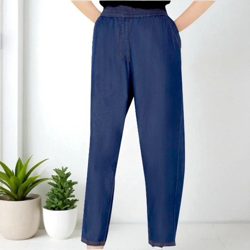 Universal Threads Women's Tapered Ankle Pull-On Joggers - Picture 4 of 16